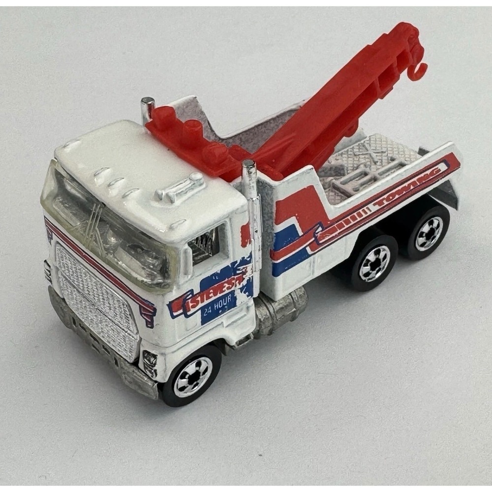 Hot Wheels 1981 Heavyweights Steves 24 Hour Towing Truck White Vintage Diecast